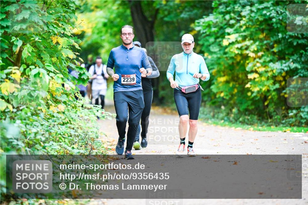 12.10.2025 - Bramfelder Halbmarathon 2025 Dr. Thomas Lammeyer http://msf.ph/oto/9356435 12.10.2025 10:57:17 Laufen 2239 meine-sportfotos.de