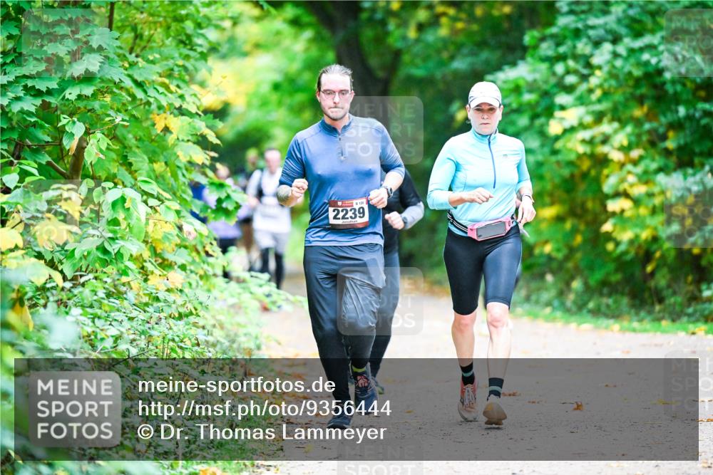 12.10.2025 - Bramfelder Halbmarathon 2025 Dr. Thomas Lammeyer http://msf.ph/oto/9356444 12.10.2025 10:57:18 Laufen 2239 meine-sportfotos.de