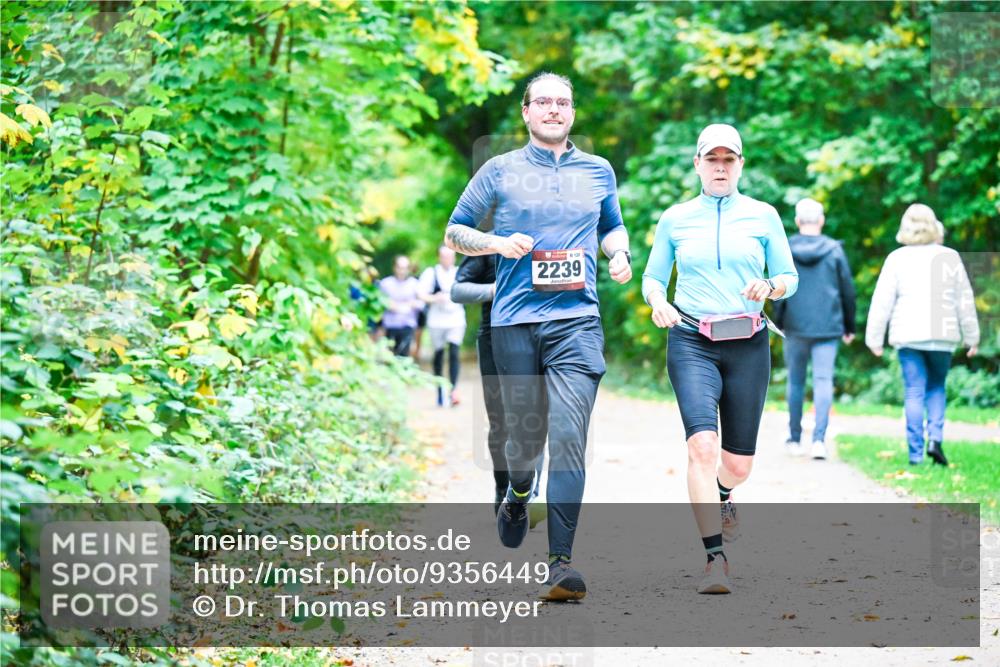 12.10.2025 - Bramfelder Halbmarathon 2025 Dr. Thomas Lammeyer http://msf.ph/oto/9356449 12.10.2025 10:57:20 Laufen 8, 120, 2239 meine-sportfotos.de