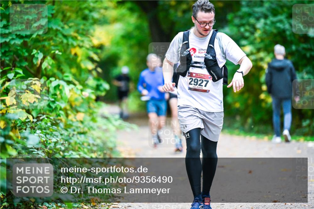 12.10.2025 - Bramfelder Halbmarathon 2025 Dr. Thomas Lammeyer http://msf.ph/oto/9356490 12.10.2025 10:57:29 Laufen 2927 meine-sportfotos.de
