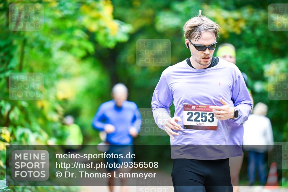12.10.2025 - Bramfelder Halbmarathon 2025 Dr. Thomas Lammeyer http://msf.ph/oto/9356508 12.10.2025 10:57:33 Laufen 34, 2253 meine-sportfotos.de