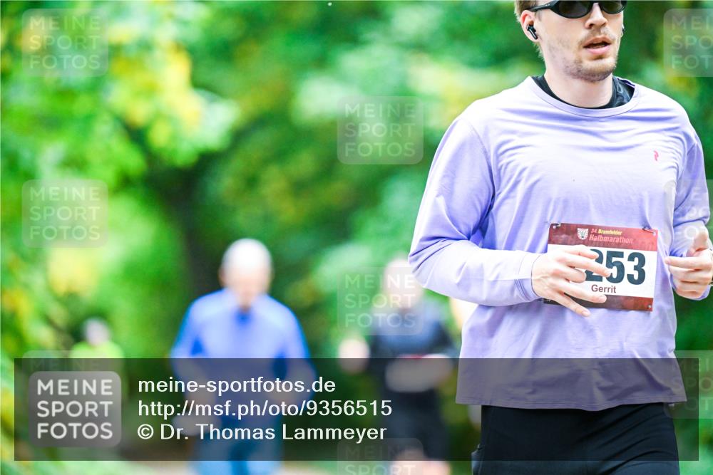 12.10.2025 - Bramfelder Halbmarathon 2025 Dr. Thomas Lammeyer http://msf.ph/oto/9356515 12.10.2025 10:57:34 Laufen 34, 253 meine-sportfotos.de