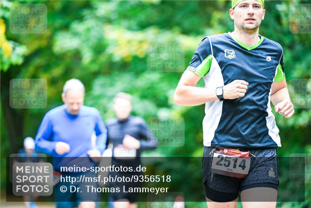 12.10.2025 - Bramfelder Halbmarathon 2025 Dr. Thomas Lammeyer http://msf.ph/oto/9356518 12.10.2025 10:57:35 Laufen 34, 2514 meine-sportfotos.de