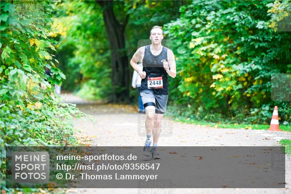 12.10.2025 - Bramfelder Halbmarathon 2025 Dr. Thomas Lammeyer http://msf.ph/oto/9356547 12.10.2025 10:57:48 Laufen 2448 meine-sportfotos.de