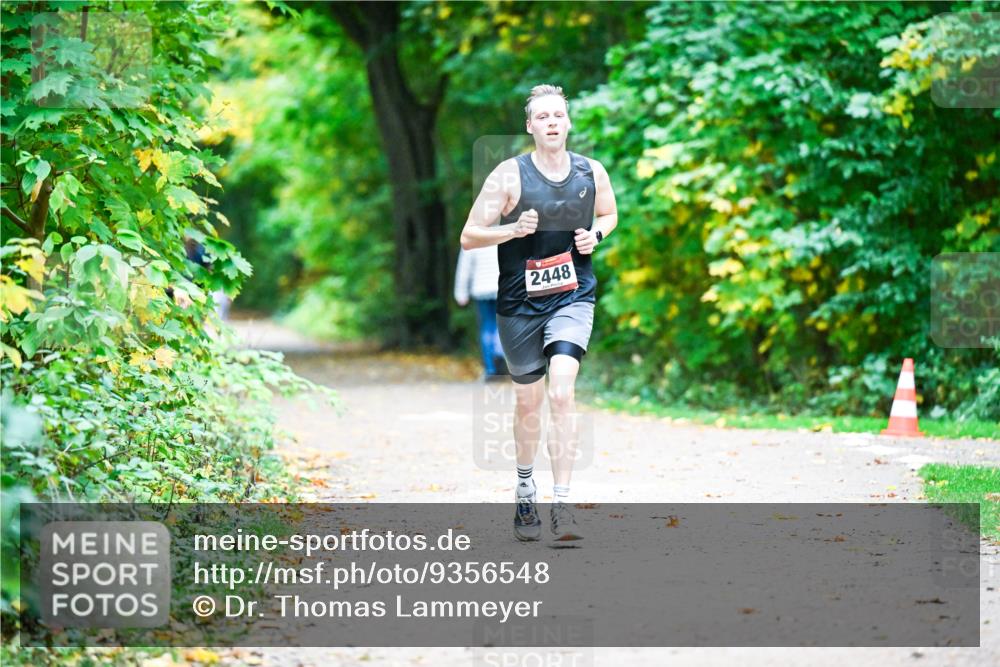 12.10.2025 - Bramfelder Halbmarathon 2025 Dr. Thomas Lammeyer http://msf.ph/oto/9356548 12.10.2025 10:57:49 Laufen 2448 meine-sportfotos.de