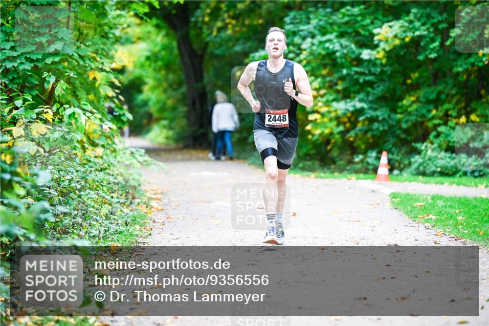 12.10.2025 - Bramfelder Halbmarathon 2025 Dr. Thomas Lammeyer http://msf.ph/oto/9356556 12.10.2025 10:57:50 Laufen 2448 meine-sportfotos.de