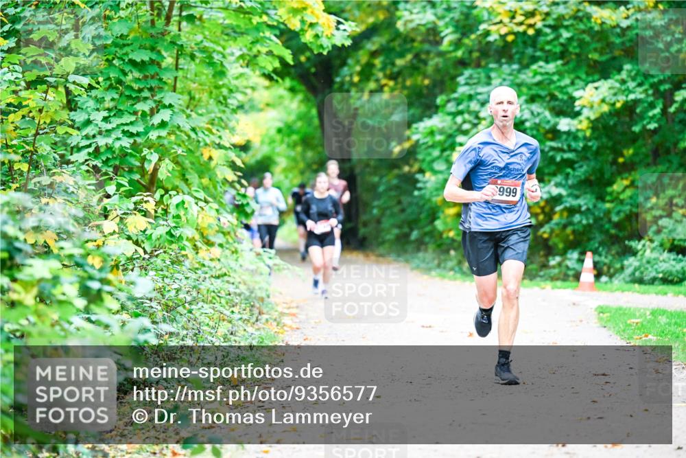 12.10.2025 - Bramfelder Halbmarathon 2025 Dr. Thomas Lammeyer http://msf.ph/oto/9356577 12.10.2025 10:58:06 Laufen 999 meine-sportfotos.de
