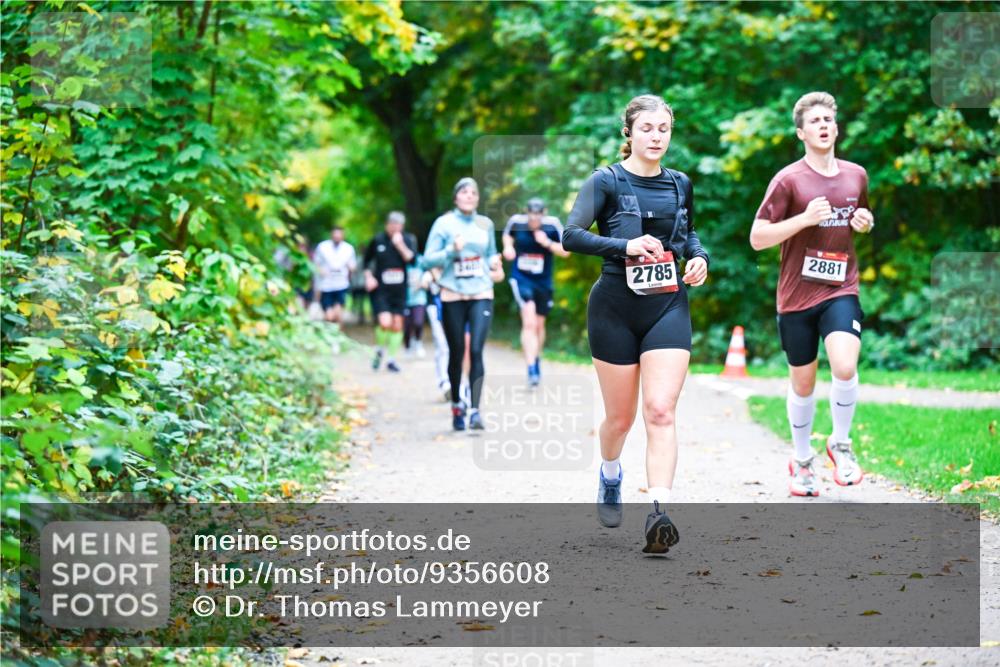 12.10.2025 - Bramfelder Halbmarathon 2025 Dr. Thomas Lammeyer http://msf.ph/oto/9356608 12.10.2025 10:58:13 Laufen 2785, 2881 meine-sportfotos.de
