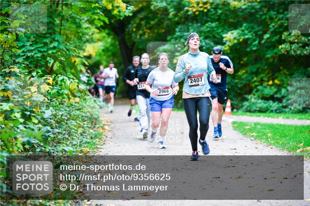 12.10.2025 - Bramfelder Halbmarathon 2025 Dr. Thomas Lammeyer http://msf.ph/oto/9356625 12.10.2025 10:58:15 Laufen 231, 2968, 3, 2407, 132, 6 meine-sportfotos.de