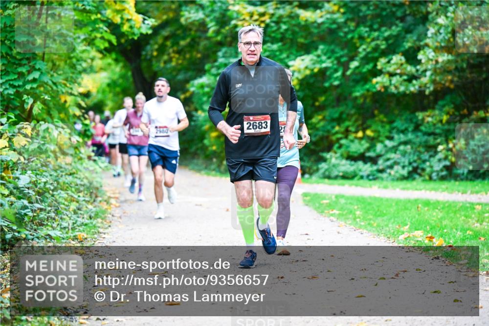 12.10.2025 - Bramfelder Halbmarathon 2025 Dr. Thomas Lammeyer http://msf.ph/oto/9356657 12.10.2025 10:58:22 Laufen 2980, 2683 meine-sportfotos.de