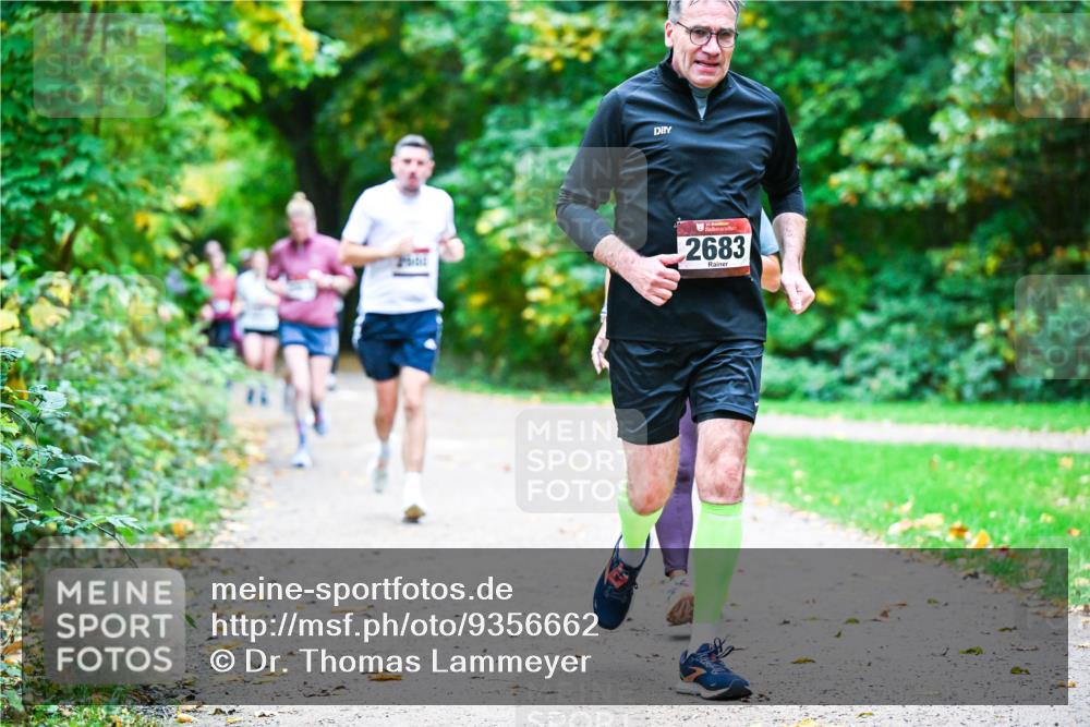 12.10.2025 - Bramfelder Halbmarathon 2025 Dr. Thomas Lammeyer http://msf.ph/oto/9356662 12.10.2025 10:58:23 Laufen 2683 meine-sportfotos.de