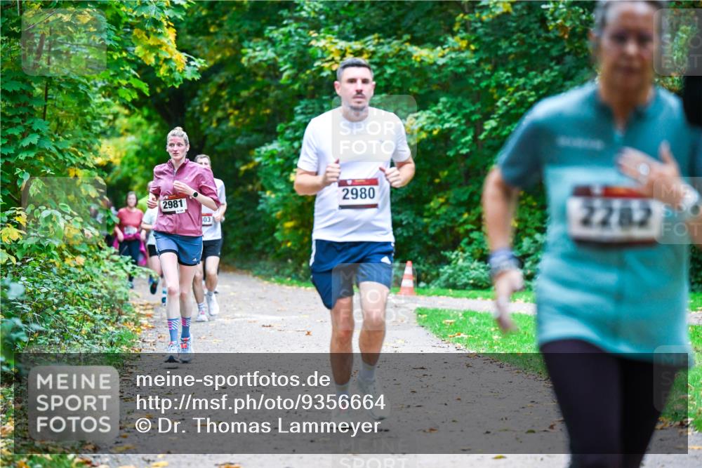 12.10.2025 - Bramfelder Halbmarathon 2025 Dr. Thomas Lammeyer http://msf.ph/oto/9356664 12.10.2025 10:58:25 Laufen 2981, 03, 2980, 2282 meine-sportfotos.de