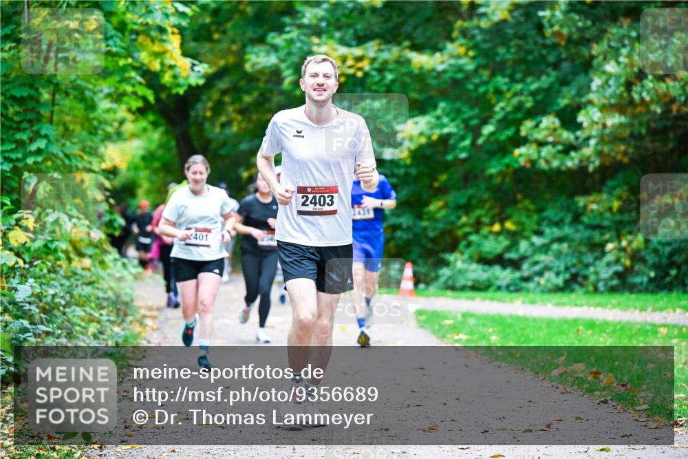12.10.2025 - Bramfelder Halbmarathon 2025 Dr. Thomas Lammeyer http://msf.ph/oto/9356689 12.10.2025 10:58:30 Laufen 2403, 101 meine-sportfotos.de