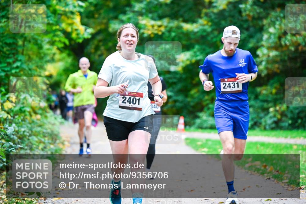 12.10.2025 - Bramfelder Halbmarathon 2025 Dr. Thomas Lammeyer http://msf.ph/oto/9356706 12.10.2025 10:58:32 Laufen 2401, 2431 meine-sportfotos.de
