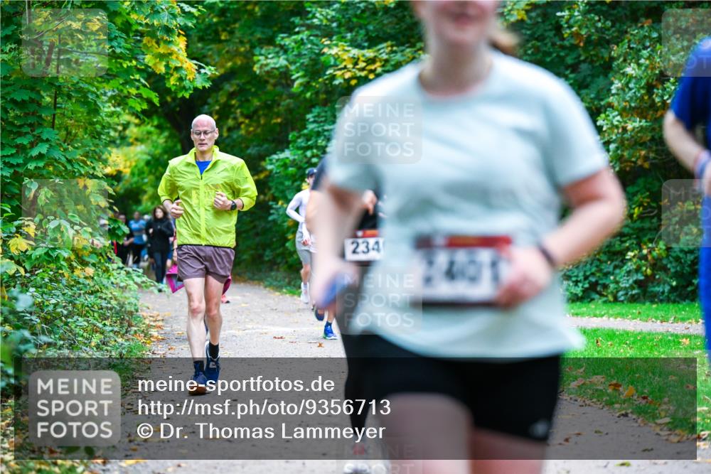 12.10.2025 - Bramfelder Halbmarathon 2025 Dr. Thomas Lammeyer http://msf.ph/oto/9356713 12.10.2025 10:58:33 Laufen 234, 240 meine-sportfotos.de