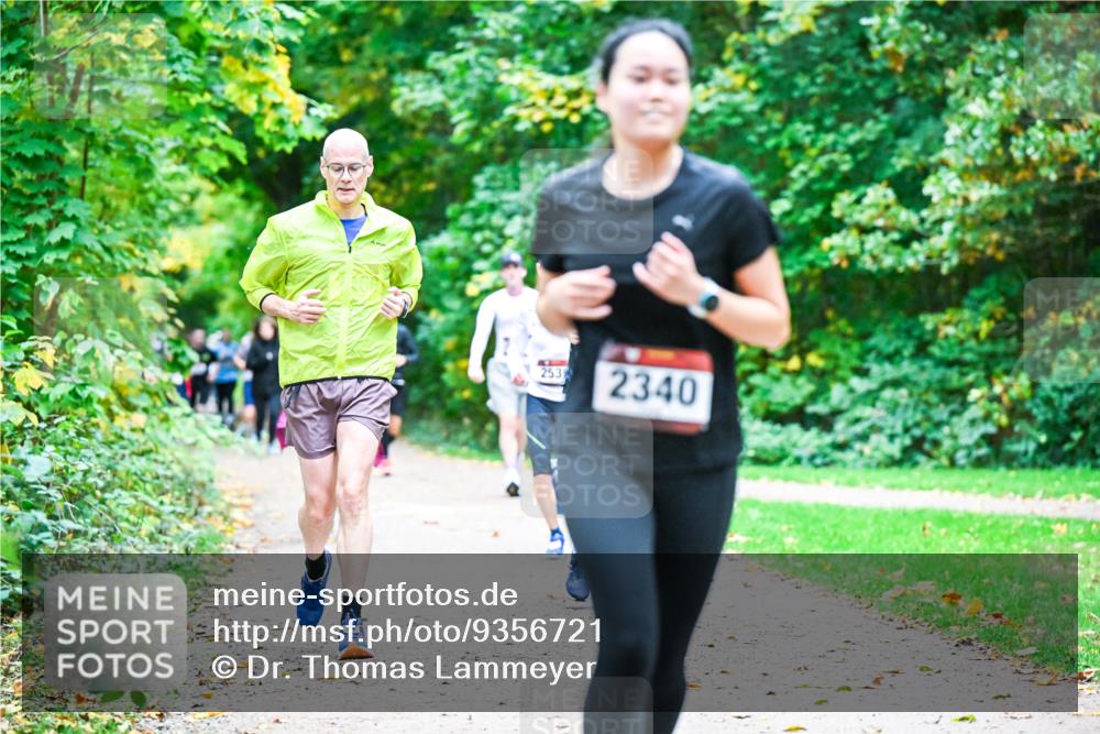 12.10.2025 - Bramfelder Halbmarathon 2025 Dr. Thomas Lammeyer http://msf.ph/oto/9356721 12.10.2025 10:58:35 Laufen 253, 2340 meine-sportfotos.de