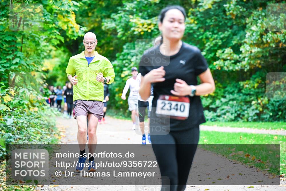 12.10.2025 - Bramfelder Halbmarathon 2025 Dr. Thomas Lammeyer http://msf.ph/oto/9356722 12.10.2025 10:58:35 Laufen 2340 meine-sportfotos.de