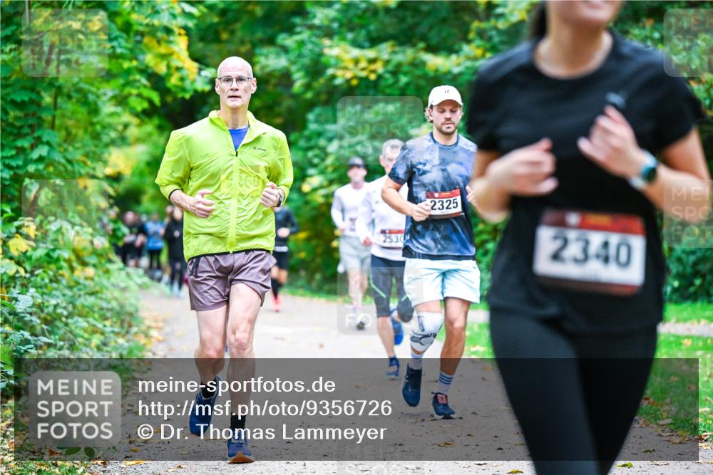12.10.2025 - Bramfelder Halbmarathon 2025 Dr. Thomas Lammeyer http://msf.ph/oto/9356726 12.10.2025 10:58:35 Laufen 2325, 2340 meine-sportfotos.de