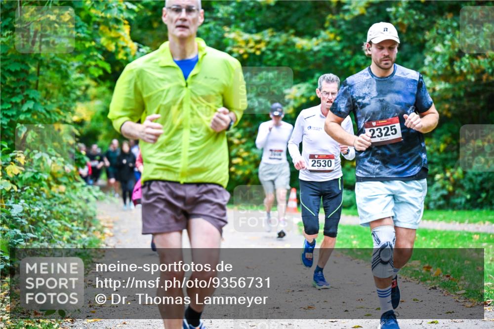 12.10.2025 - Bramfelder Halbmarathon 2025 Dr. Thomas Lammeyer http://msf.ph/oto/9356731 12.10.2025 10:58:36 Laufen 2530, 2325 meine-sportfotos.de