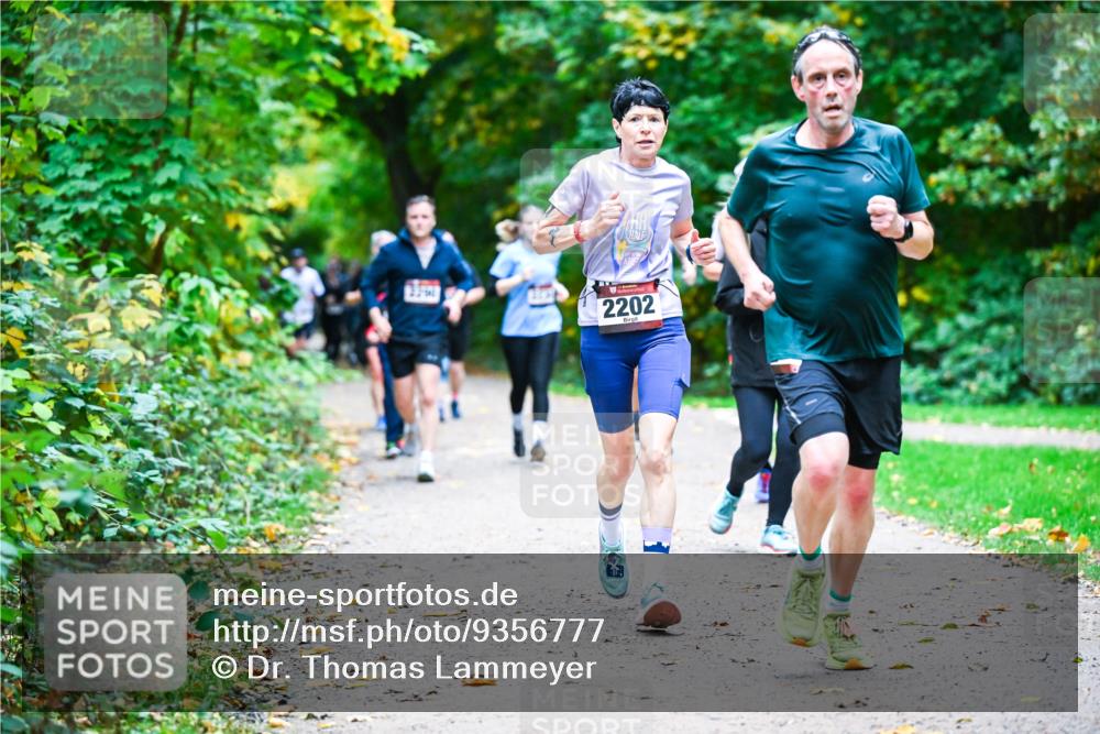 12.10.2025 - Bramfelder Halbmarathon 2025 Dr. Thomas Lammeyer http://msf.ph/oto/9356777 12.10.2025 10:58:46 Laufen 2202 meine-sportfotos.de
