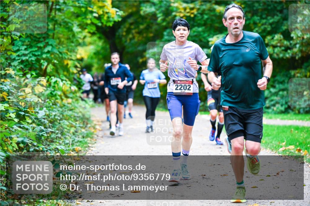 12.10.2025 - Bramfelder Halbmarathon 2025 Dr. Thomas Lammeyer http://msf.ph/oto/9356779 12.10.2025 10:58:46 Laufen 2202 meine-sportfotos.de