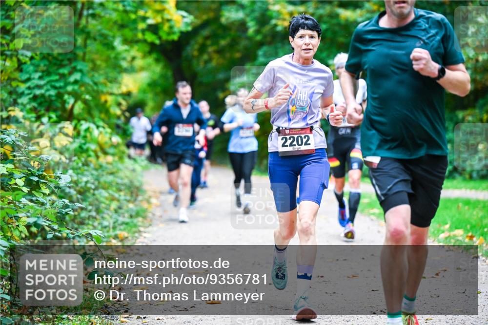 12.10.2025 - Bramfelder Halbmarathon 2025 Dr. Thomas Lammeyer http://msf.ph/oto/9356781 12.10.2025 10:58:47 Laufen 2202 meine-sportfotos.de