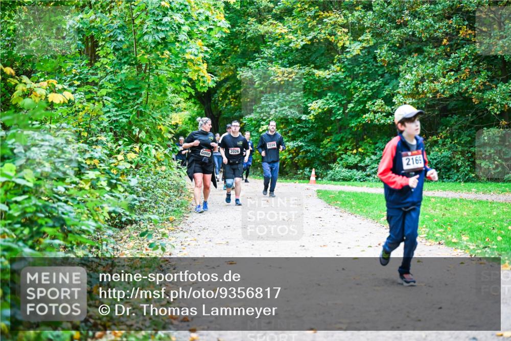 12.10.2025 - Bramfelder Halbmarathon 2025 Dr. Thomas Lammeyer http://msf.ph/oto/9356817 12.10.2025 10:58:53 Laufen 2220, 2026, 2169 meine-sportfotos.de