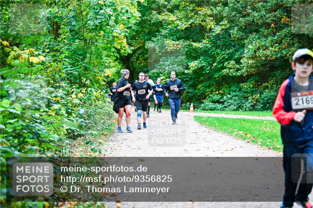 12.10.2025 - Bramfelder Halbmarathon 2025 Dr. Thomas Lammeyer http://msf.ph/oto/9356825 12.10.2025 10:58:54 Laufen 2220, 2026, 2169 meine-sportfotos.de