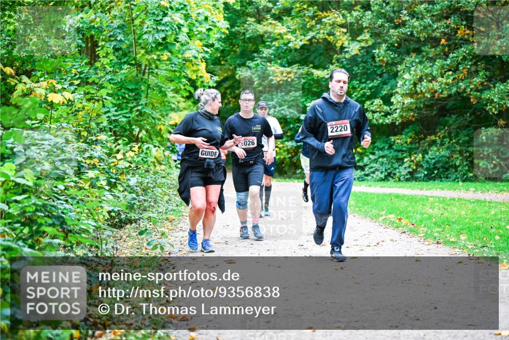 12.10.2025 - Bramfelder Halbmarathon 2025 Dr. Thomas Lammeyer http://msf.ph/oto/9356838 12.10.2025 10:58:58 Laufen 026, 2220 meine-sportfotos.de