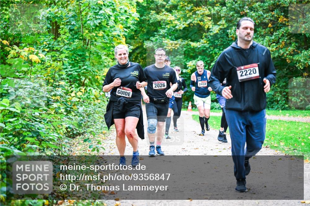 12.10.2025 - Bramfelder Halbmarathon 2025 Dr. Thomas Lammeyer http://msf.ph/oto/9356847 12.10.2025 10:58:59 Laufen 2026, 2816, 2489, 2220 meine-sportfotos.de