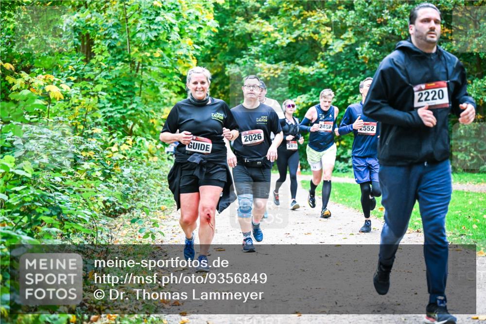 12.10.2025 - Bramfelder Halbmarathon 2025 Dr. Thomas Lammeyer http://msf.ph/oto/9356849 12.10.2025 10:59:00 Laufen 2026, 2816, 2489, 2552, 2220 meine-sportfotos.de
