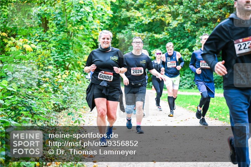 12.10.2025 - Bramfelder Halbmarathon 2025 Dr. Thomas Lammeyer http://msf.ph/oto/9356852 12.10.2025 10:59:00 Laufen 2026, 2489, 255, 222 meine-sportfotos.de