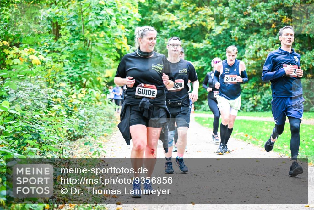 12.10.2025 - Bramfelder Halbmarathon 2025 Dr. Thomas Lammeyer http://msf.ph/oto/9356856 12.10.2025 10:59:01 Laufen 26, 27, 2489, 2 meine-sportfotos.de