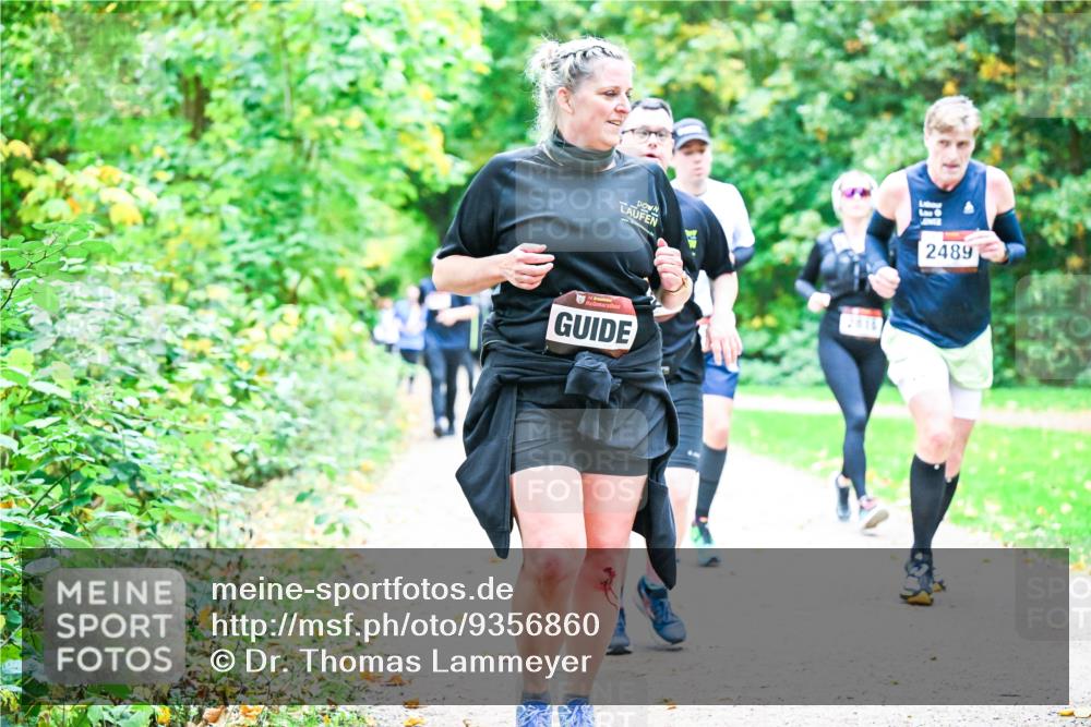 12.10.2025 - Bramfelder Halbmarathon 2025 Dr. Thomas Lammeyer http://msf.ph/oto/9356860 12.10.2025 10:59:01 Laufen 2489, 34 meine-sportfotos.de