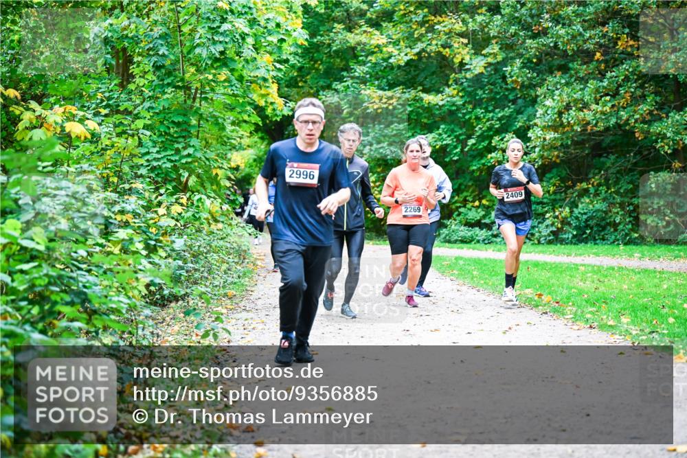 12.10.2025 - Bramfelder Halbmarathon 2025 Dr. Thomas Lammeyer http://msf.ph/oto/9356885 12.10.2025 10:59:06 Laufen 2996, 2409, 2269 meine-sportfotos.de