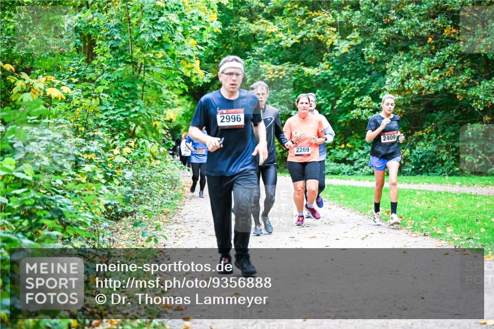12.10.2025 - Bramfelder Halbmarathon 2025 Dr. Thomas Lammeyer http://msf.ph/oto/9356888 12.10.2025 10:59:06 Laufen 2232, 2996, 2269, 2409 meine-sportfotos.de