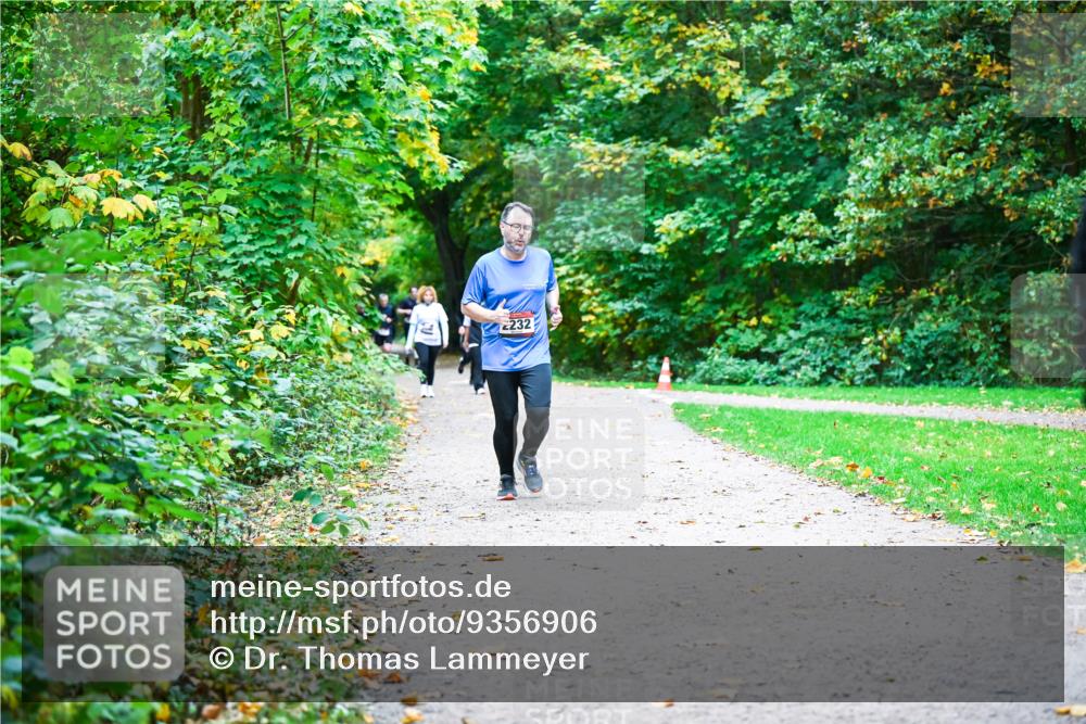 12.10.2025 - Bramfelder Halbmarathon 2025 Dr. Thomas Lammeyer http://msf.ph/oto/9356906 12.10.2025 10:59:10 Laufen  meine-sportfotos.de