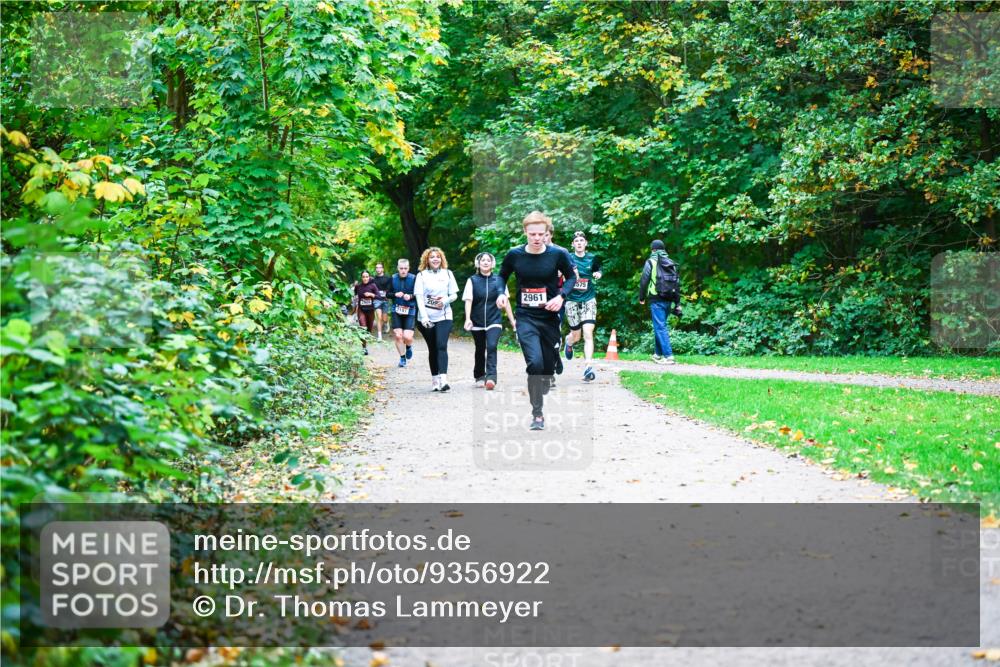12.10.2025 - Bramfelder Halbmarathon 2025 Dr. Thomas Lammeyer http://msf.ph/oto/9356922 12.10.2025 10:59:16 Laufen 209, 2961, 575 meine-sportfotos.de