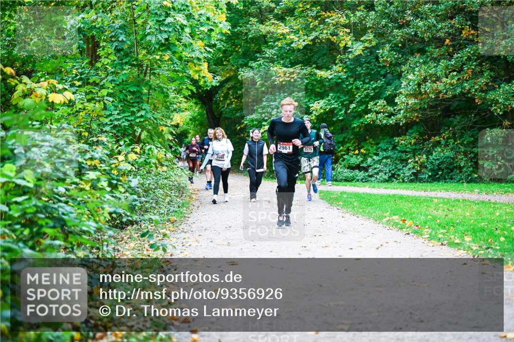 12.10.2025 - Bramfelder Halbmarathon 2025 Dr. Thomas Lammeyer http://msf.ph/oto/9356926 12.10.2025 10:59:16 Laufen 2098, 2961, 2575 meine-sportfotos.de