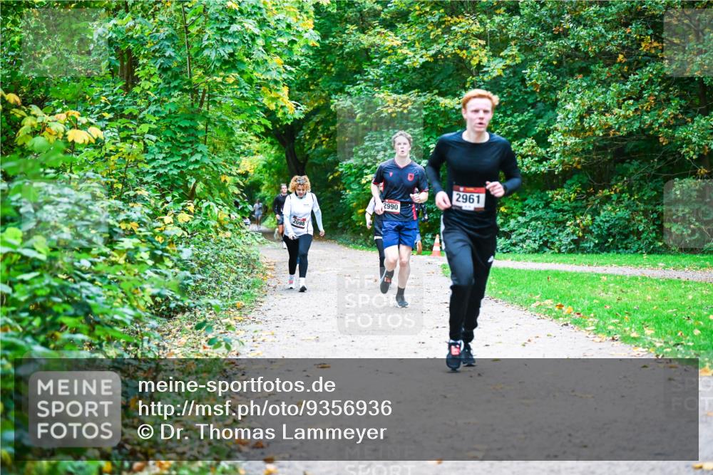 12.10.2025 - Bramfelder Halbmarathon 2025 Dr. Thomas Lammeyer http://msf.ph/oto/9356936 12.10.2025 10:59:17 Laufen 2098, 2990, 2961 meine-sportfotos.de