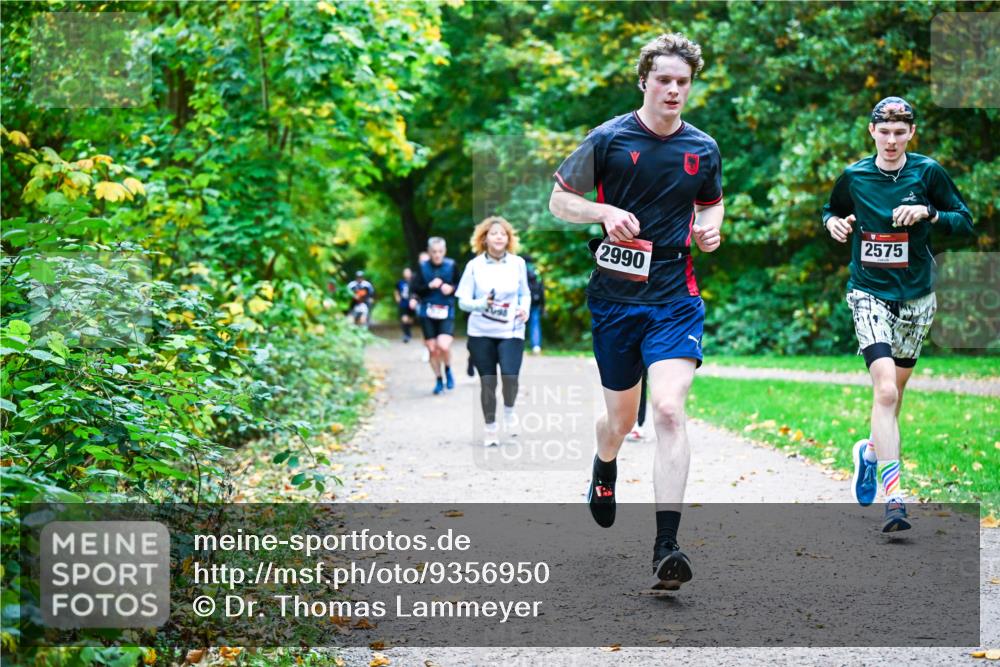12.10.2025 - Bramfelder Halbmarathon 2025 Dr. Thomas Lammeyer http://msf.ph/oto/9356950 12.10.2025 10:59:19 Laufen 2575, 2990 meine-sportfotos.de