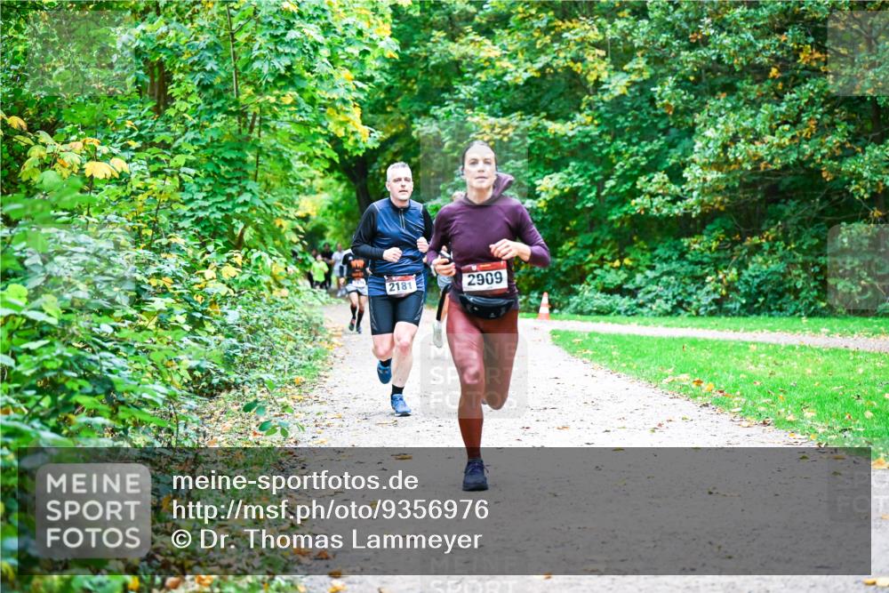 12.10.2025 - Bramfelder Halbmarathon 2025 Dr. Thomas Lammeyer http://msf.ph/oto/9356976 12.10.2025 10:59:24 Laufen 2181, 2909 meine-sportfotos.de