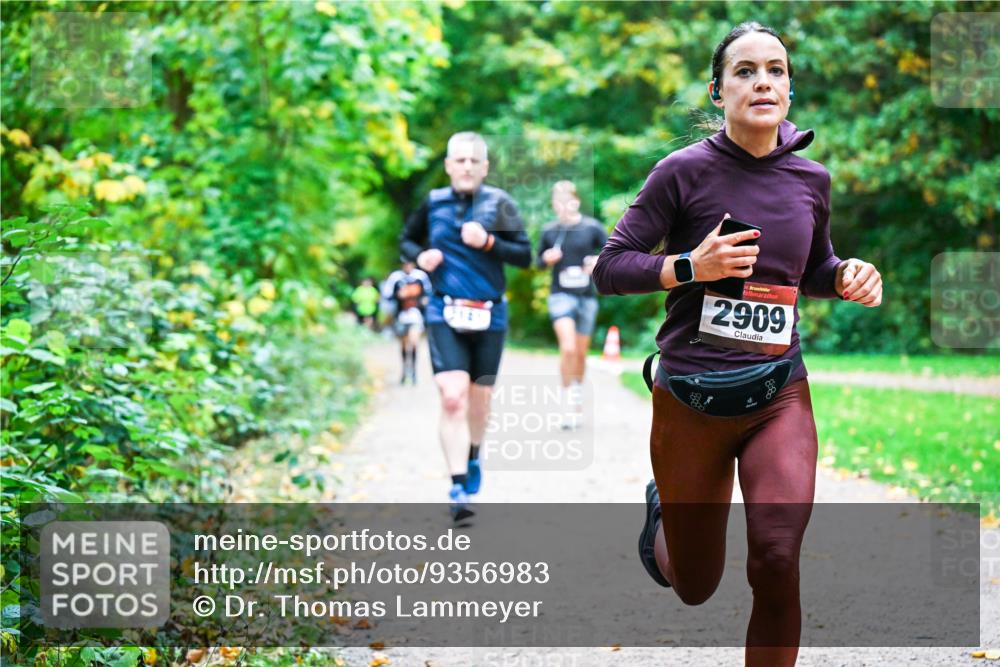 12.10.2025 - Bramfelder Halbmarathon 2025 Dr. Thomas Lammeyer http://msf.ph/oto/9356983 12.10.2025 10:59:25 Laufen 4, 2909 meine-sportfotos.de