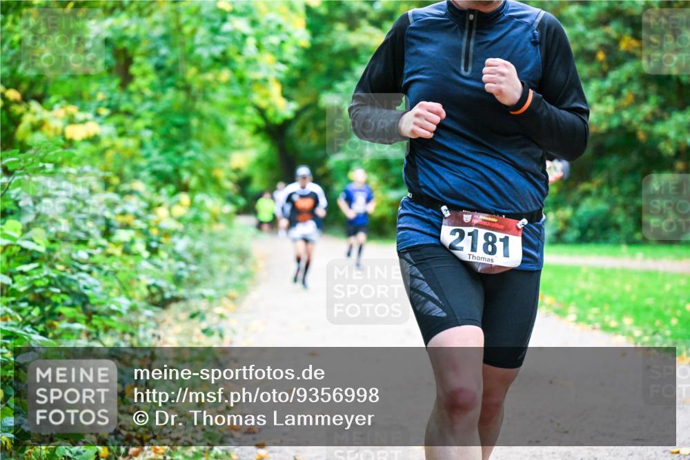 12.10.2025 - Bramfelder Halbmarathon 2025 Dr. Thomas Lammeyer http://msf.ph/oto/9356998 12.10.2025 10:59:27 Laufen 2181 meine-sportfotos.de