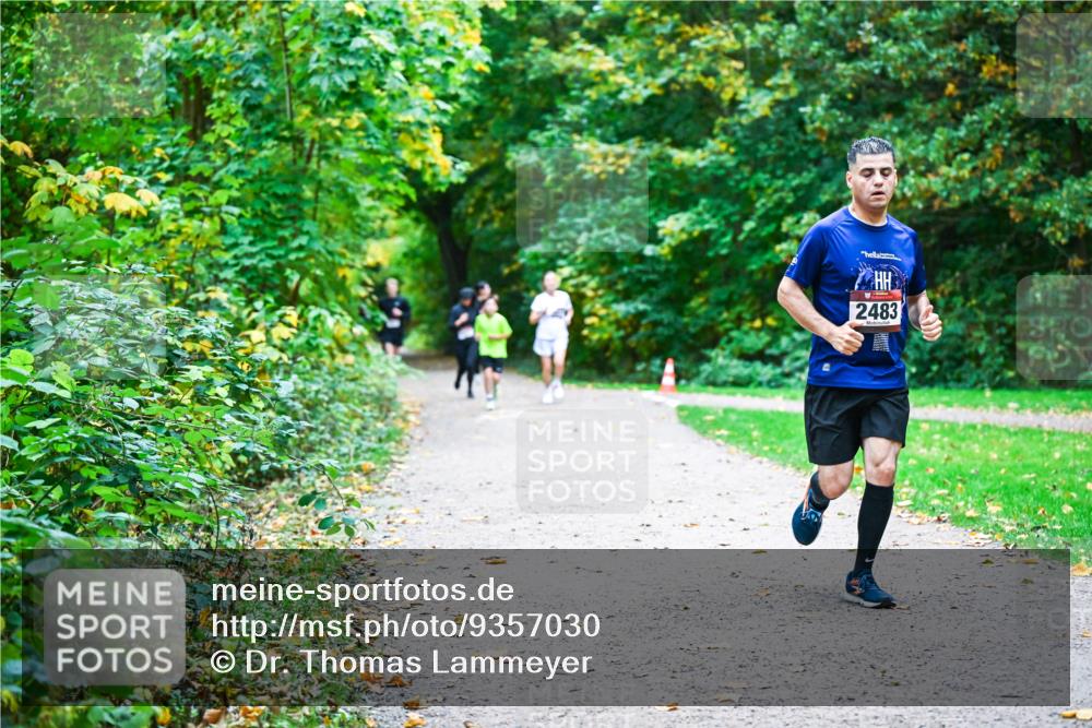 12.10.2025 - Bramfelder Halbmarathon 2025 Dr. Thomas Lammeyer http://msf.ph/oto/9357030 12.10.2025 10:59:32 Laufen 2483 meine-sportfotos.de