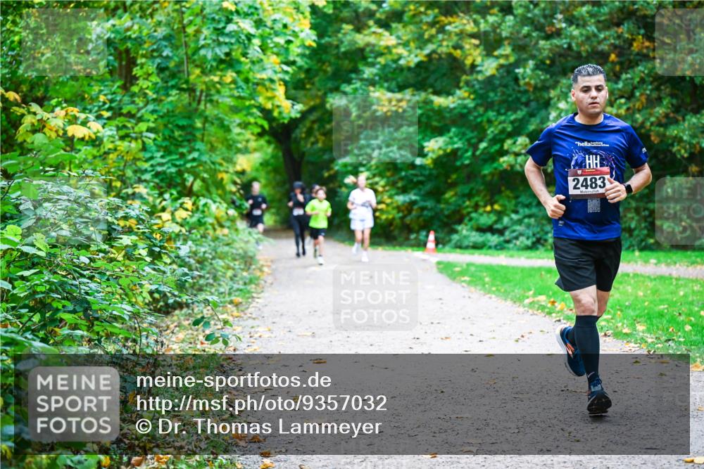 12.10.2025 - Bramfelder Halbmarathon 2025 Dr. Thomas Lammeyer http://msf.ph/oto/9357032 12.10.2025 10:59:32 Laufen 2483 meine-sportfotos.de