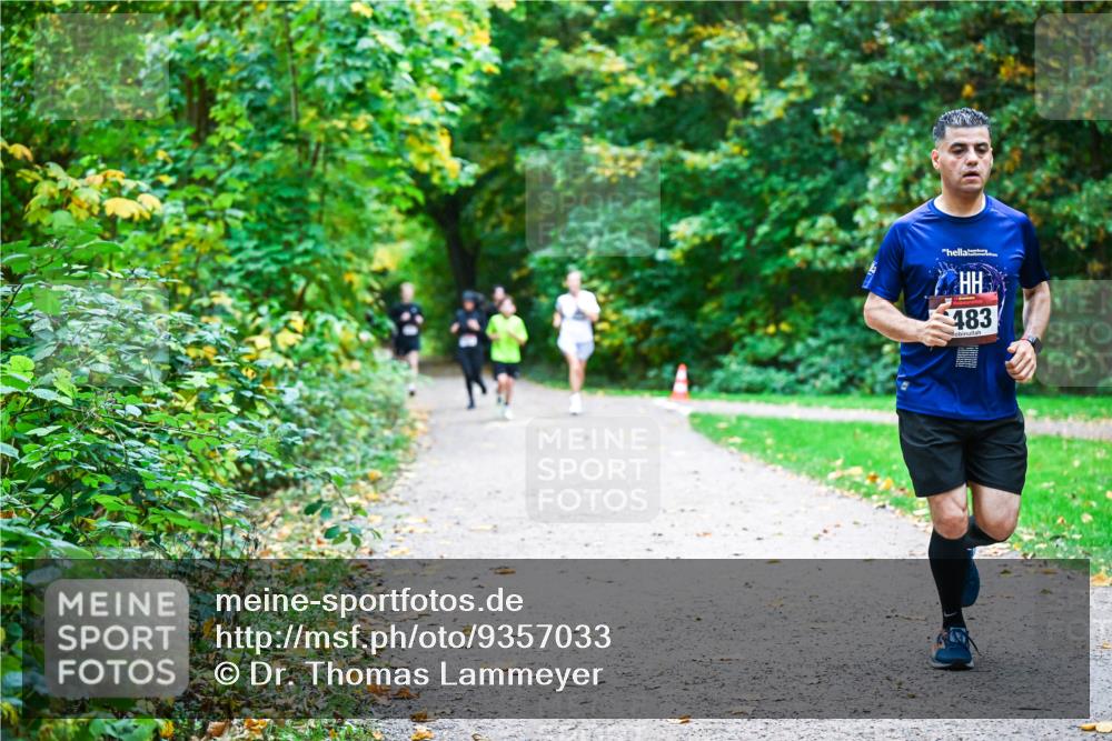 12.10.2025 - Bramfelder Halbmarathon 2025 Dr. Thomas Lammeyer http://msf.ph/oto/9357033 12.10.2025 10:59:32 Laufen 483 meine-sportfotos.de
