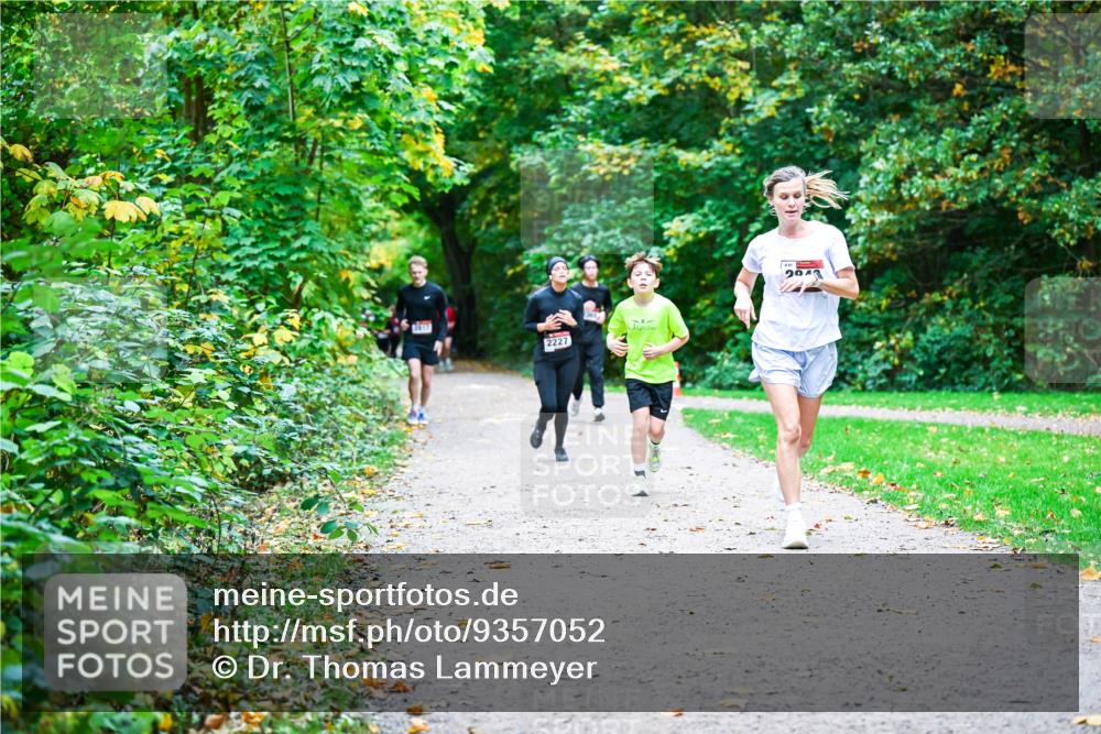 12.10.2025 - Bramfelder Halbmarathon 2025 Dr. Thomas Lammeyer http://msf.ph/oto/9357052 12.10.2025 10:59:37 Laufen 2227, 2018 meine-sportfotos.de
