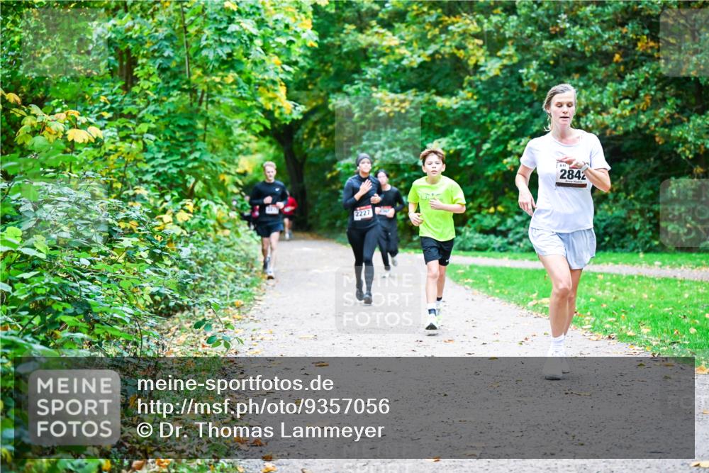 12.10.2025 - Bramfelder Halbmarathon 2025 Dr. Thomas Lammeyer http://msf.ph/oto/9357056 12.10.2025 10:59:38 Laufen 2227, 861, 2842 meine-sportfotos.de