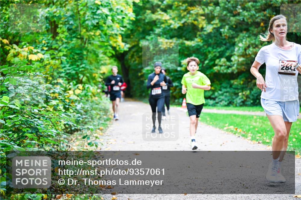 12.10.2025 - Bramfelder Halbmarathon 2025 Dr. Thomas Lammeyer http://msf.ph/oto/9357061 12.10.2025 10:59:38 Laufen 2842 meine-sportfotos.de